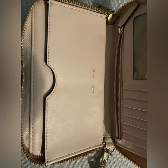 Michael Kors Blush Quilted Wristlet - Picture 9 of 12